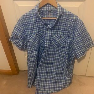 Men’s Under Armour Button Down Shirt. XXL.